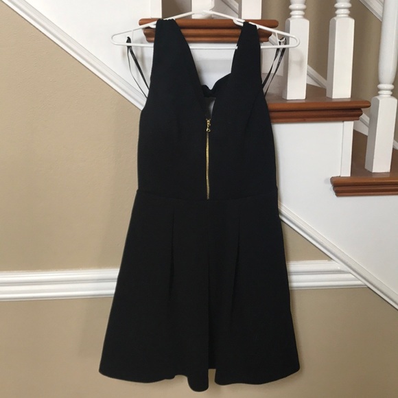Dresses & Skirts - Guess dress